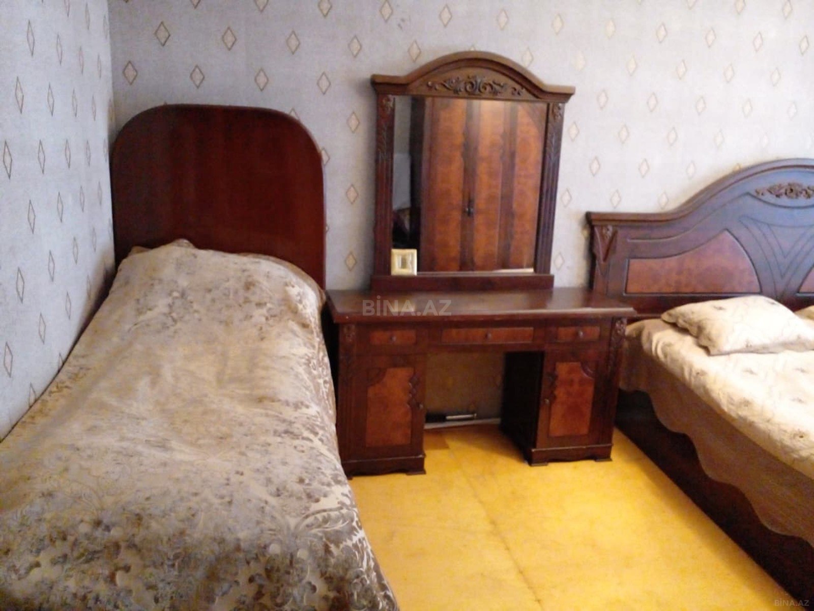 3 otaqlı Köhnə tikili, Xalqlar Dostluğu m., Bakı