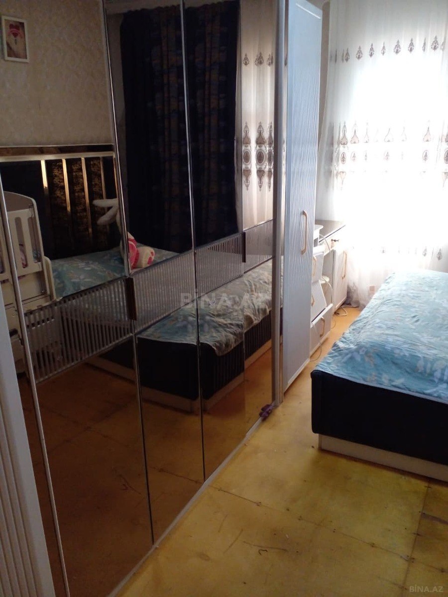 3 otaqlı Köhnə tikili, Xalqlar Dostluğu m., Bakı