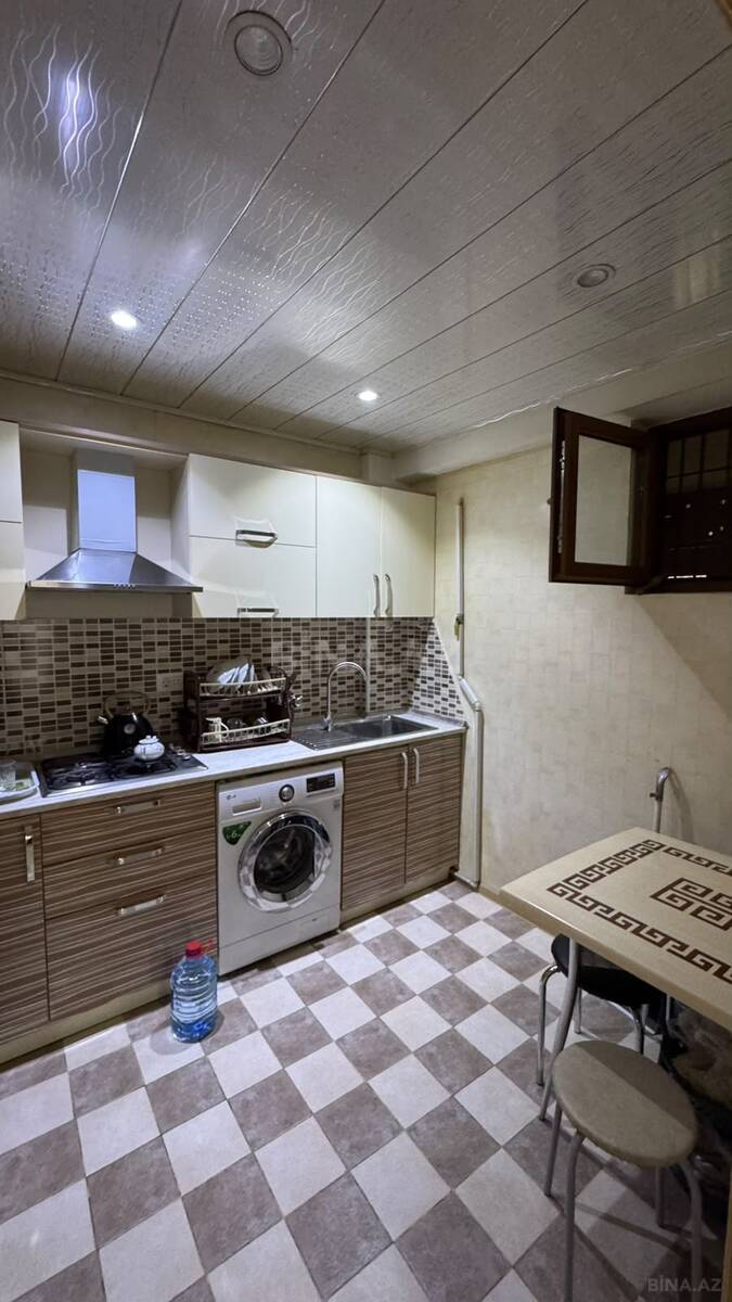 2 otaqlı Köhnə tikili, Elmlər Akademiyası m., Bakı