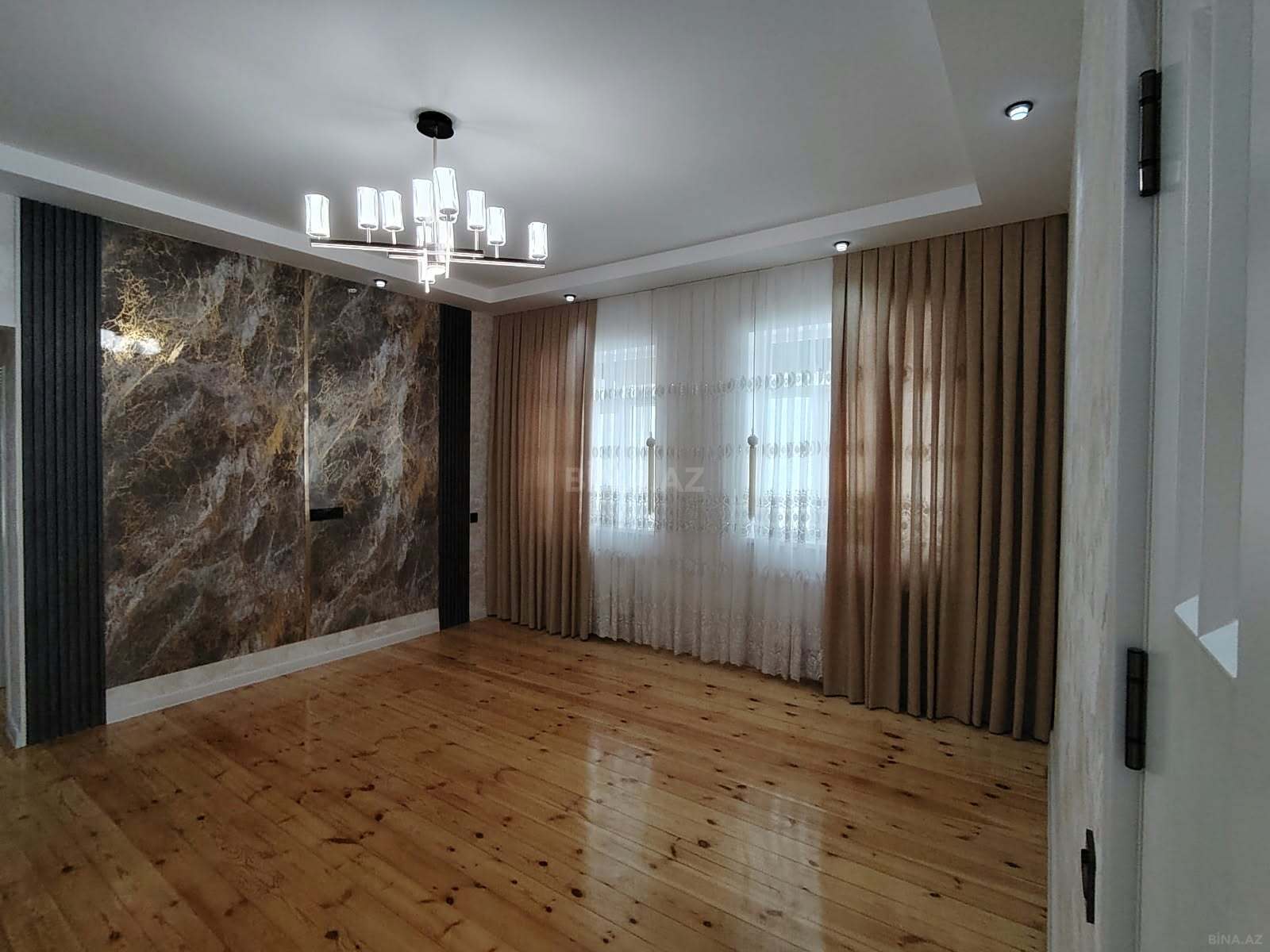 4 otaqlı Həyət evi/Bağ evi, Qaraçuxur q., Bakı