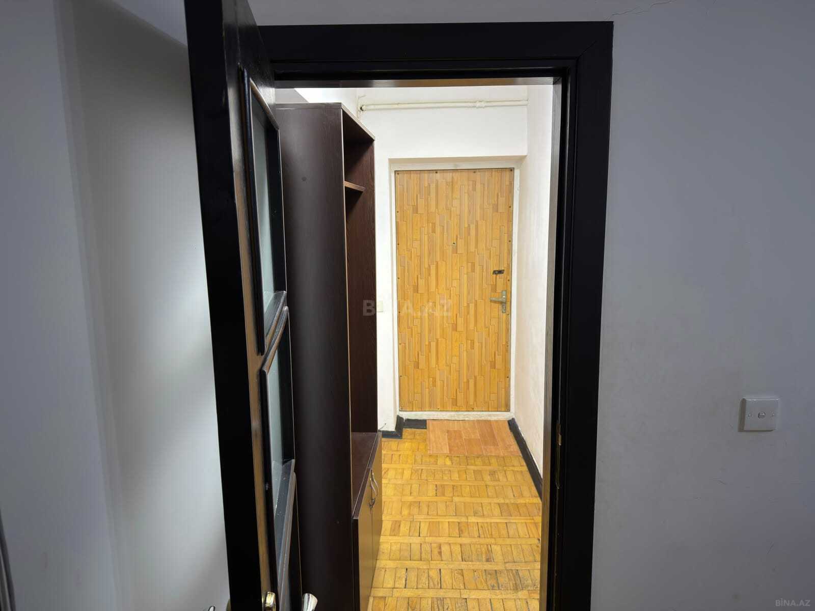 2 otaqlı Köhnə tikili, Şah İsmayıl Xətai m., Bakı