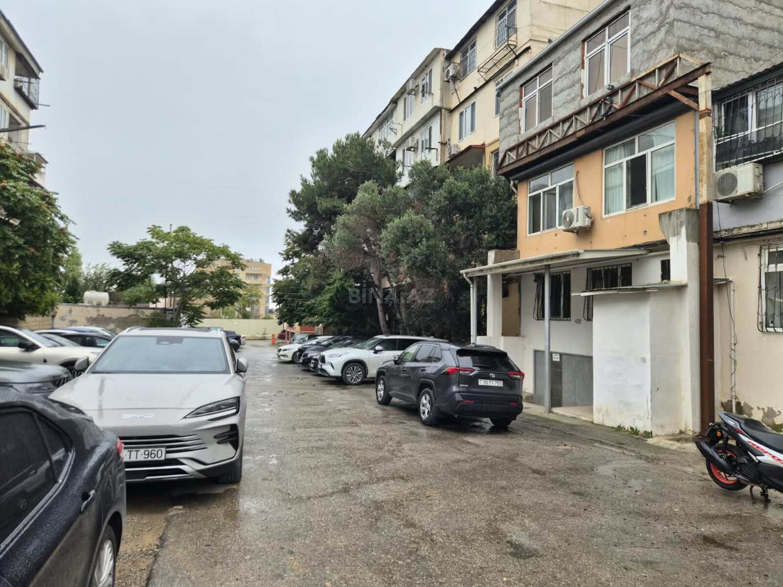 2 otaqlı Köhnə tikili, Elmlər Akademiyası m., Bakı