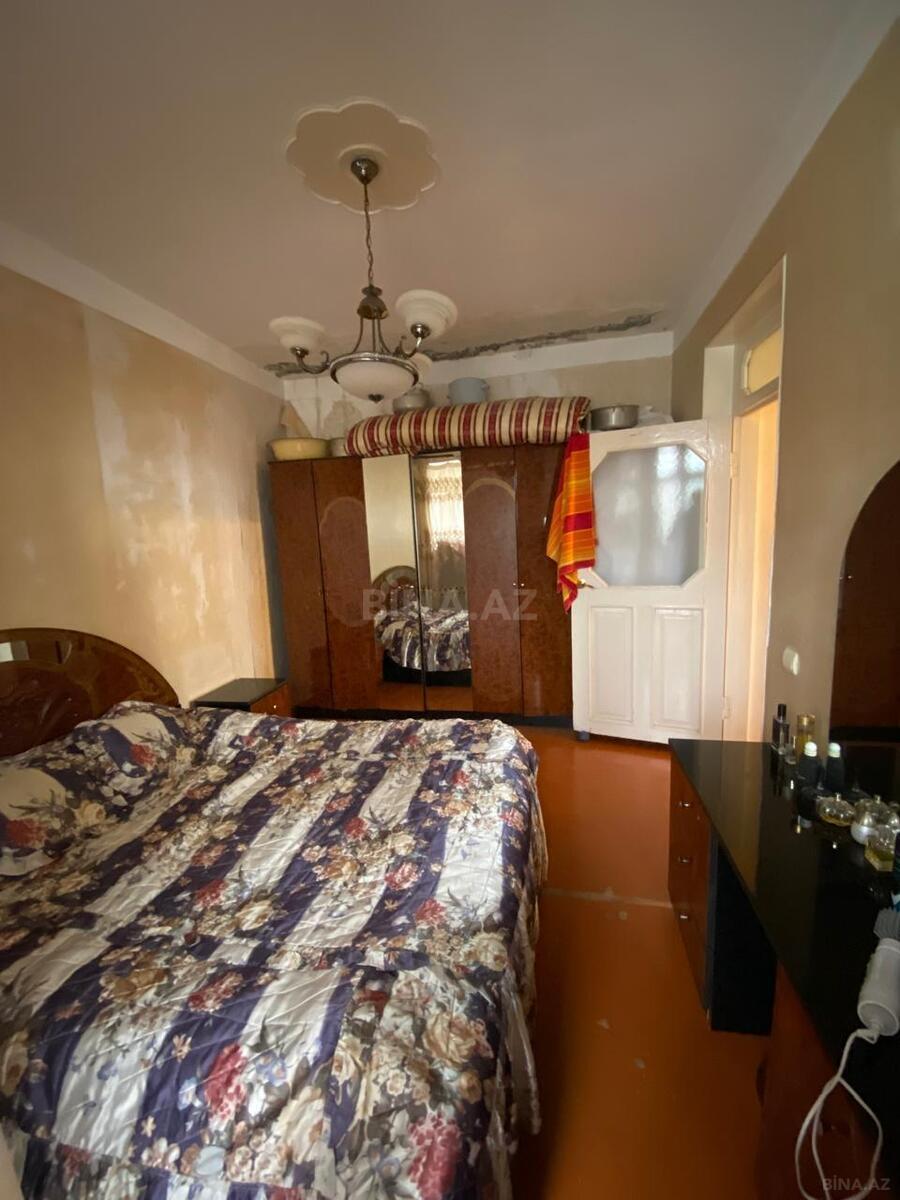 3 otaqlı Köhnə tikili, Nizami m., Bakı
