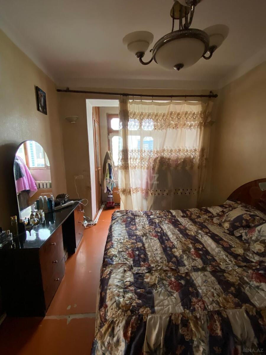 3 otaqlı Köhnə tikili, Nizami m., Bakı