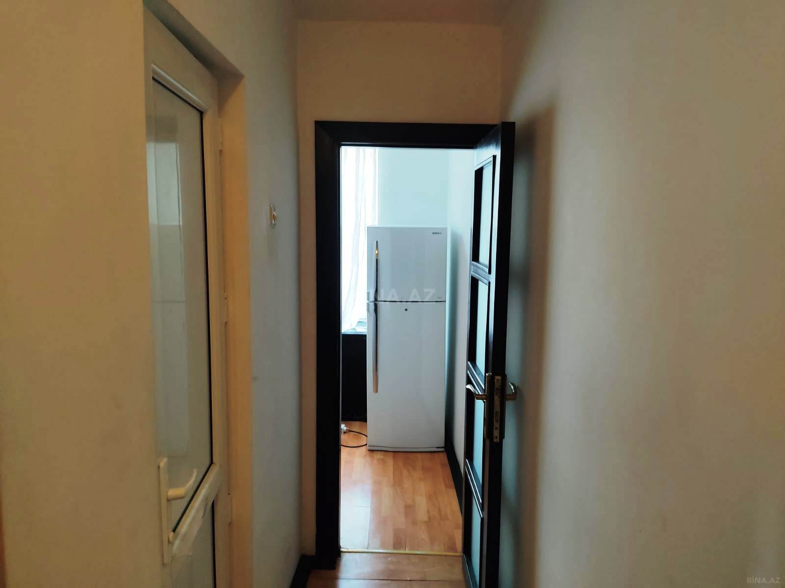 2 otaqlı Köhnə tikili, Şah İsmayıl Xətai m., Bakı
