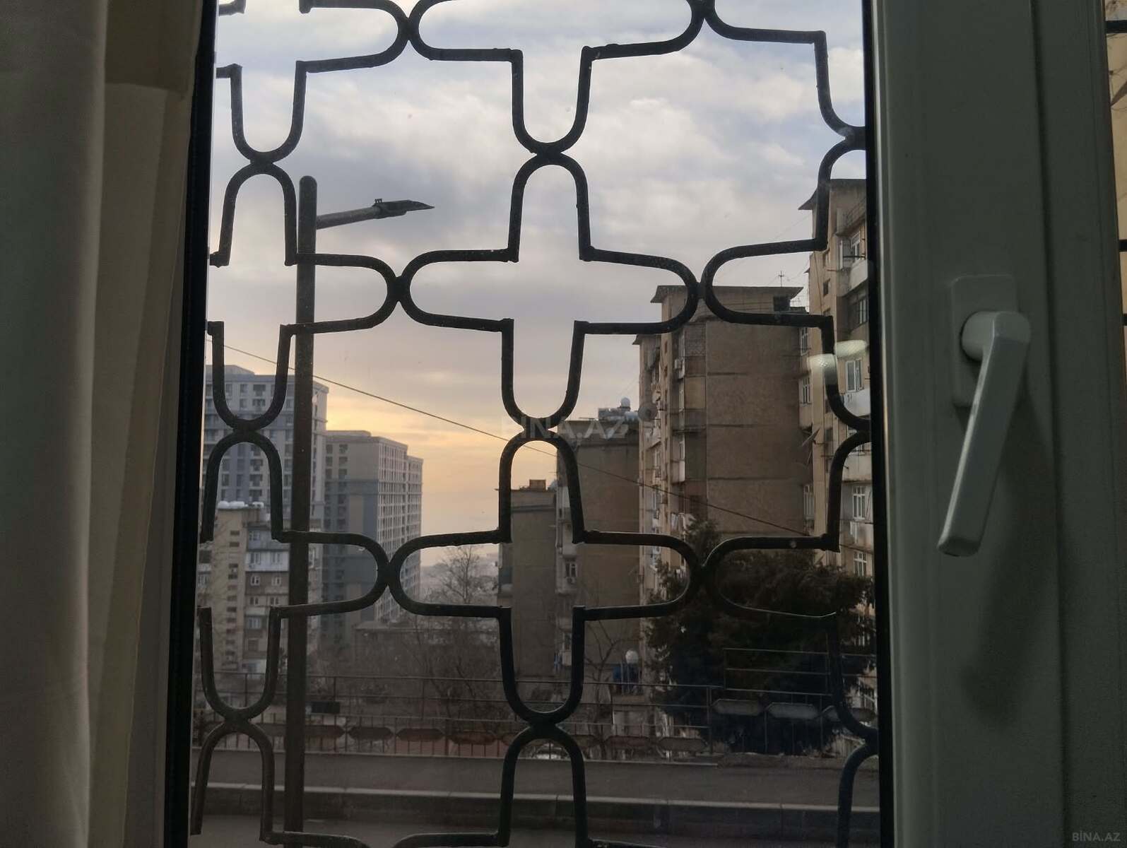 3 otaqlı Köhnə tikili, Xətai r., Bakı