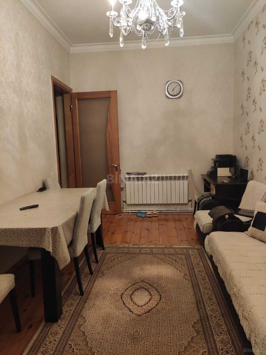 2 otaqlı Köhnə tikili, Şah İsmayıl Xətai m., Bakı