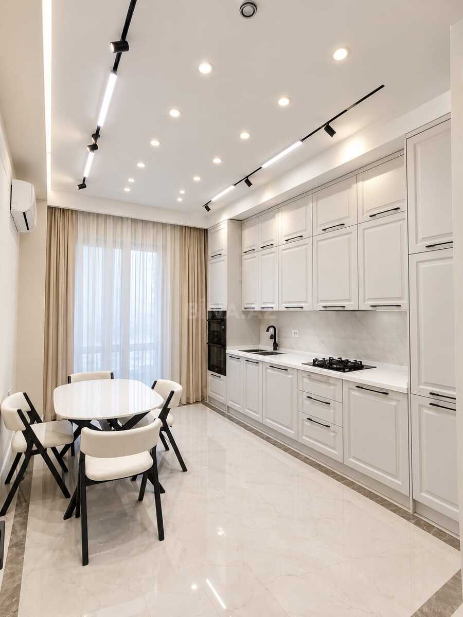 3 otaqlı Yeni tikili, Şah İsmayıl Xətai m., Bakı