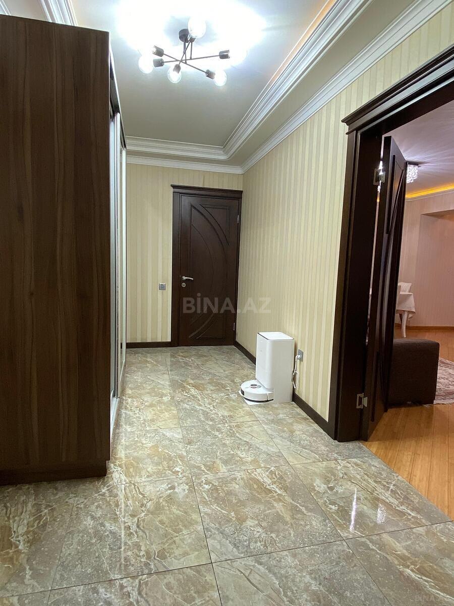 3 otaqlı Köhnə tikili, Elmlər Akademiyası m., Bakı