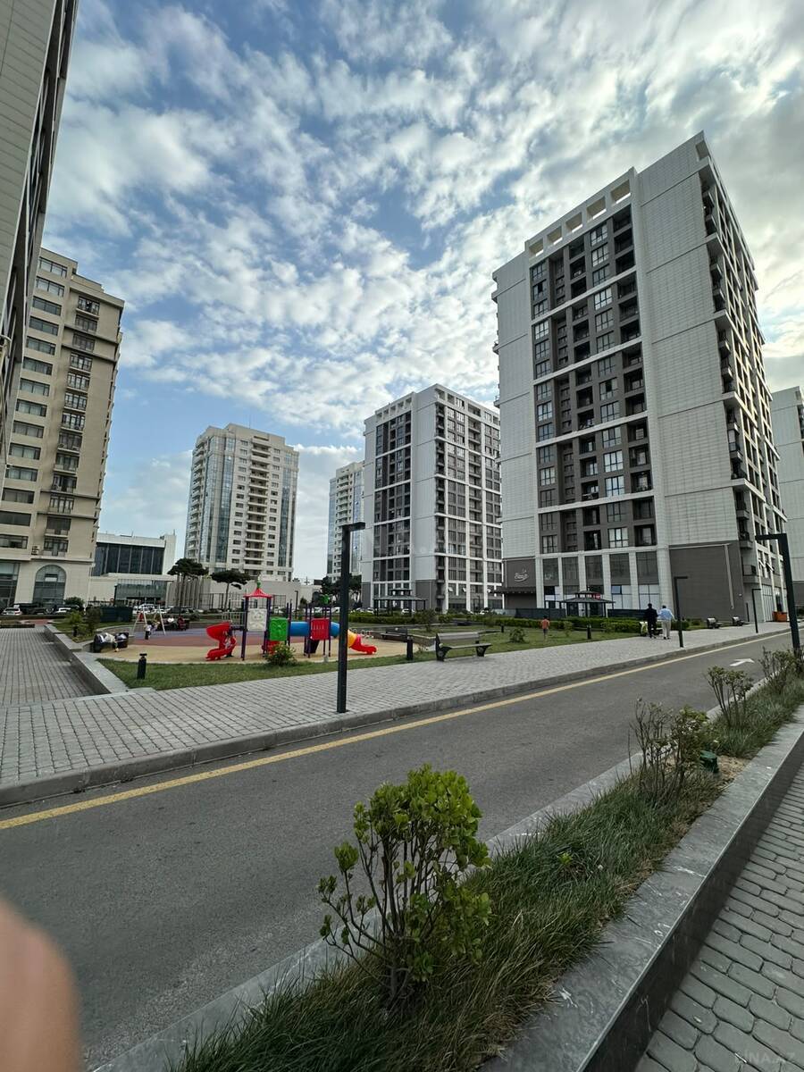4 otaqlı Yeni tikili, Koroğlu m., Bakı