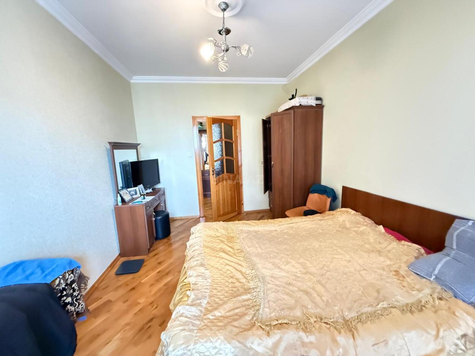 3 otaqlı Köhnə tikili, 8-ci kilometr q., Bakı
