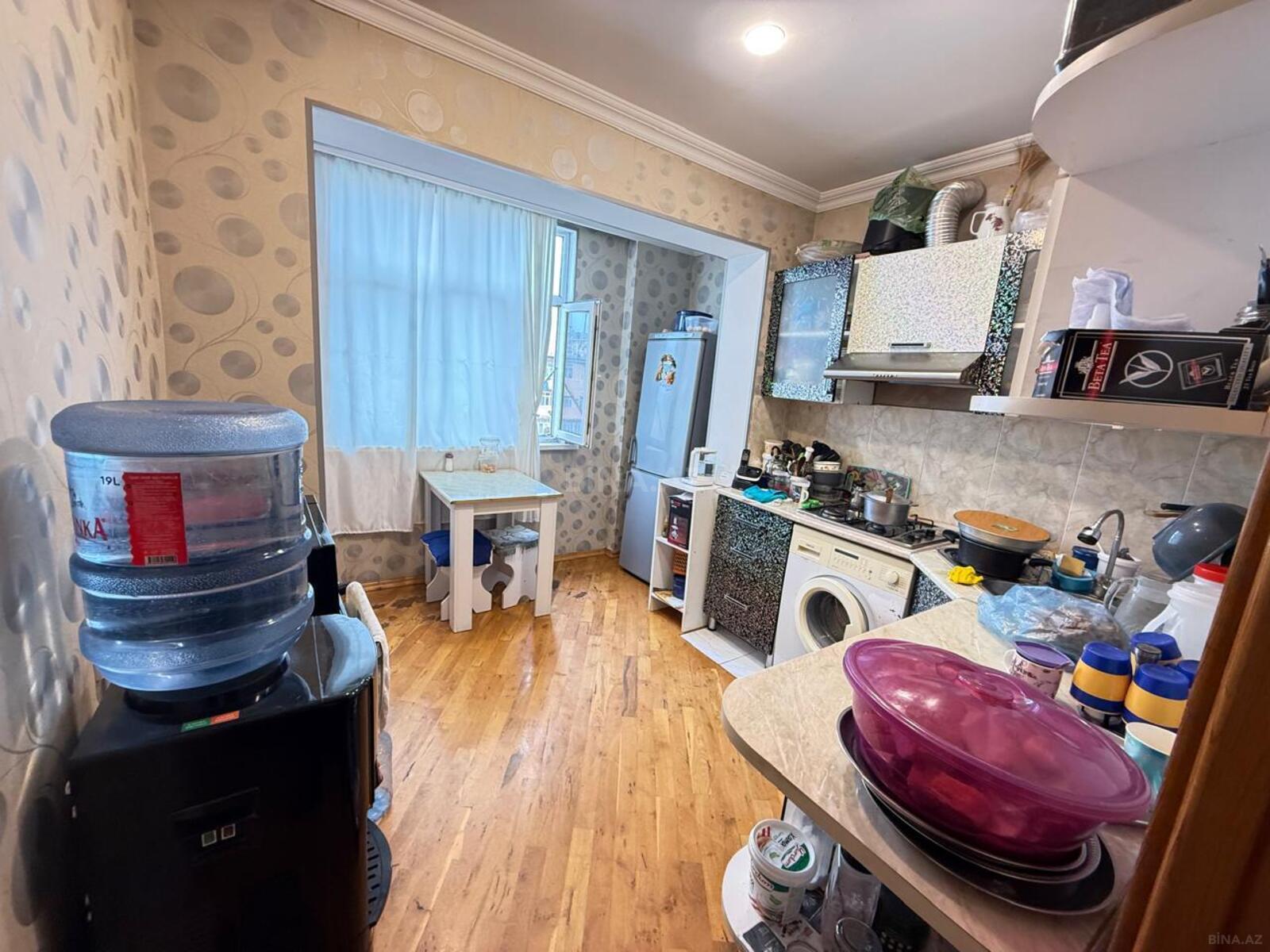 3 otaqlı Köhnə tikili, 8-ci kilometr q., Bakı