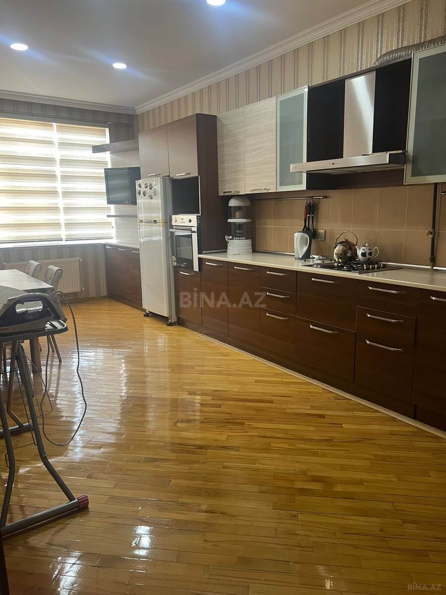 3 otaqlı Yeni tikili, 8 Noyabr m., Bakı