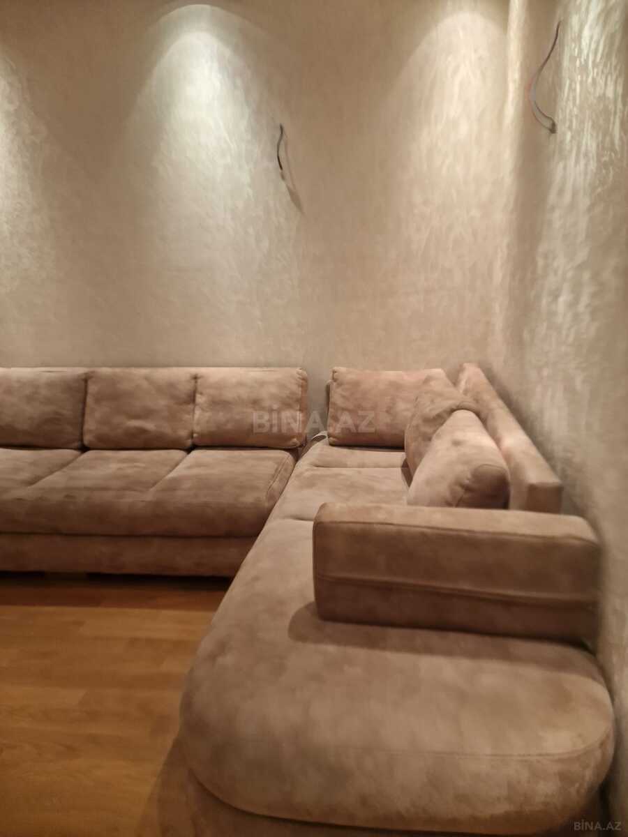 3 otaqlı Yeni tikili, Xırdalan