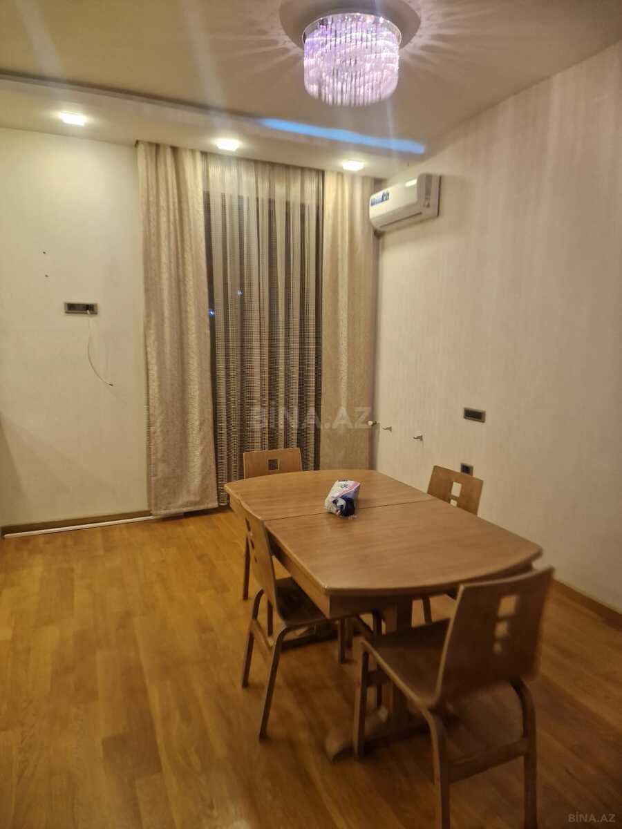 3 otaqlı Yeni tikili, Xırdalan