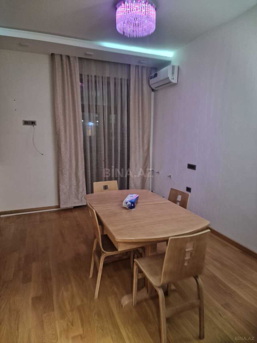 3 otaqlı Yeni tikili, Xırdalan