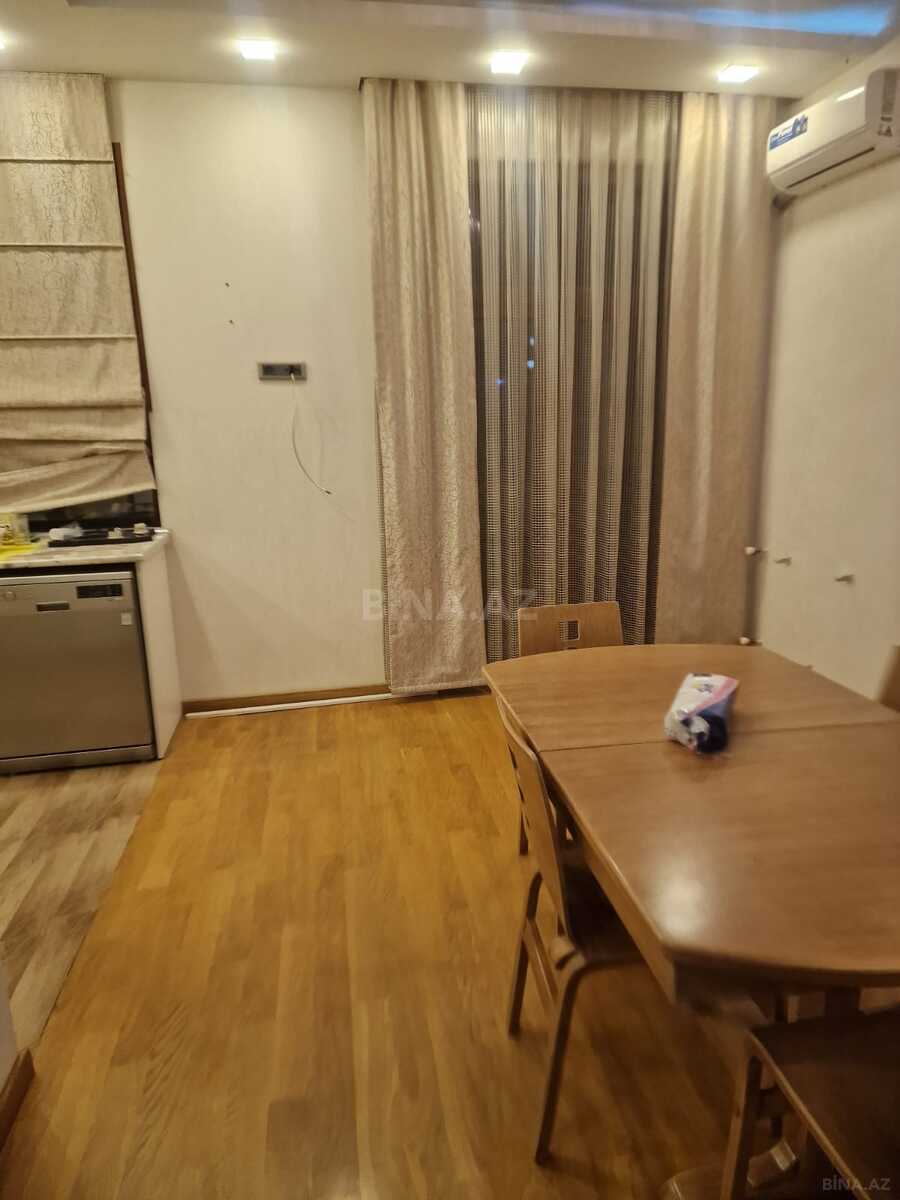 3 otaqlı Yeni tikili, Xırdalan