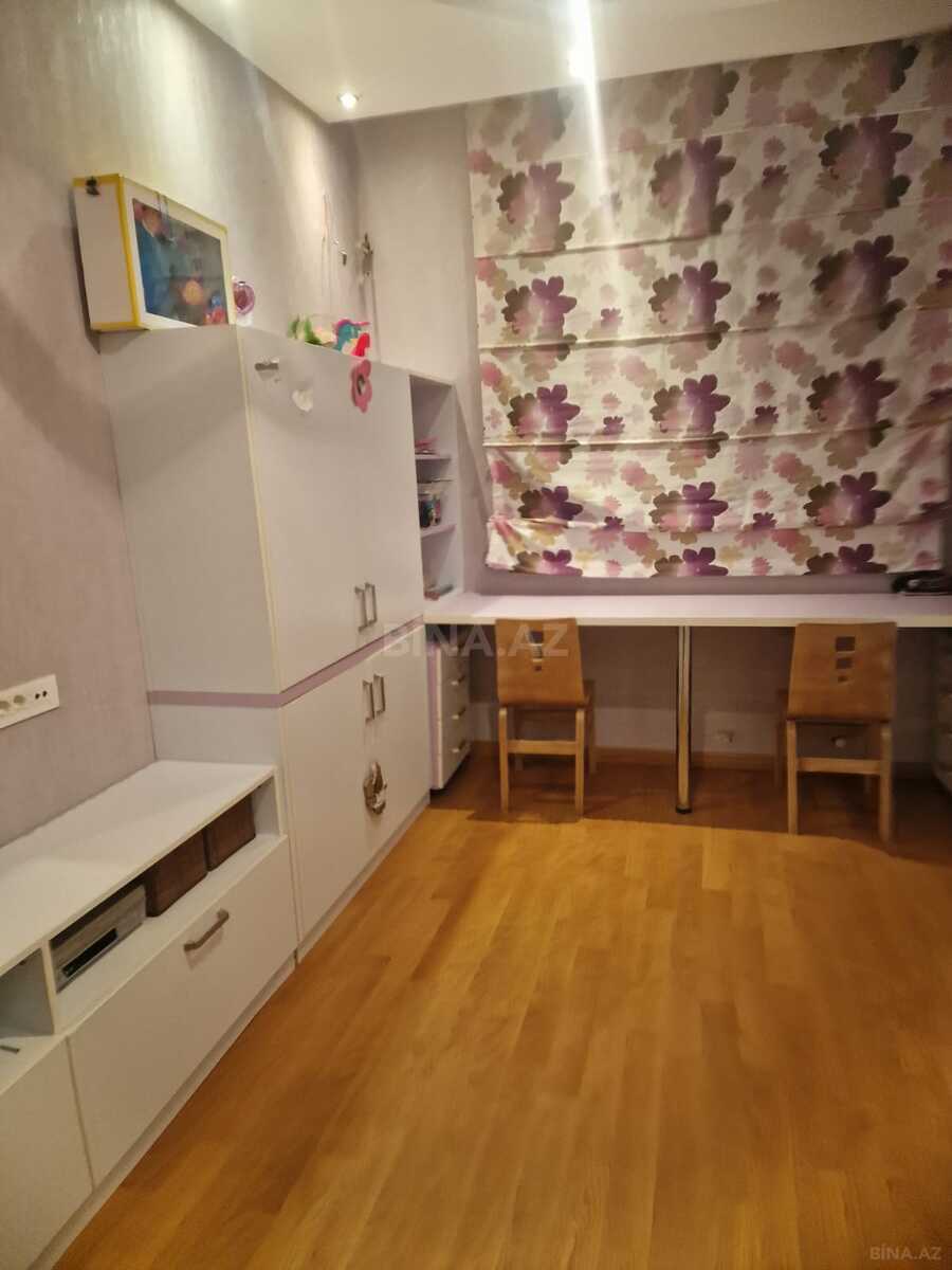 3 otaqlı Yeni tikili, Xırdalan