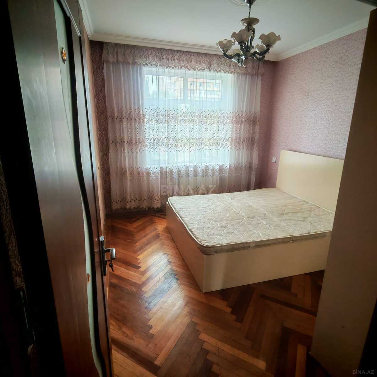 3 otaqlı Köhnə tikili, Əhmədli m., Bakı