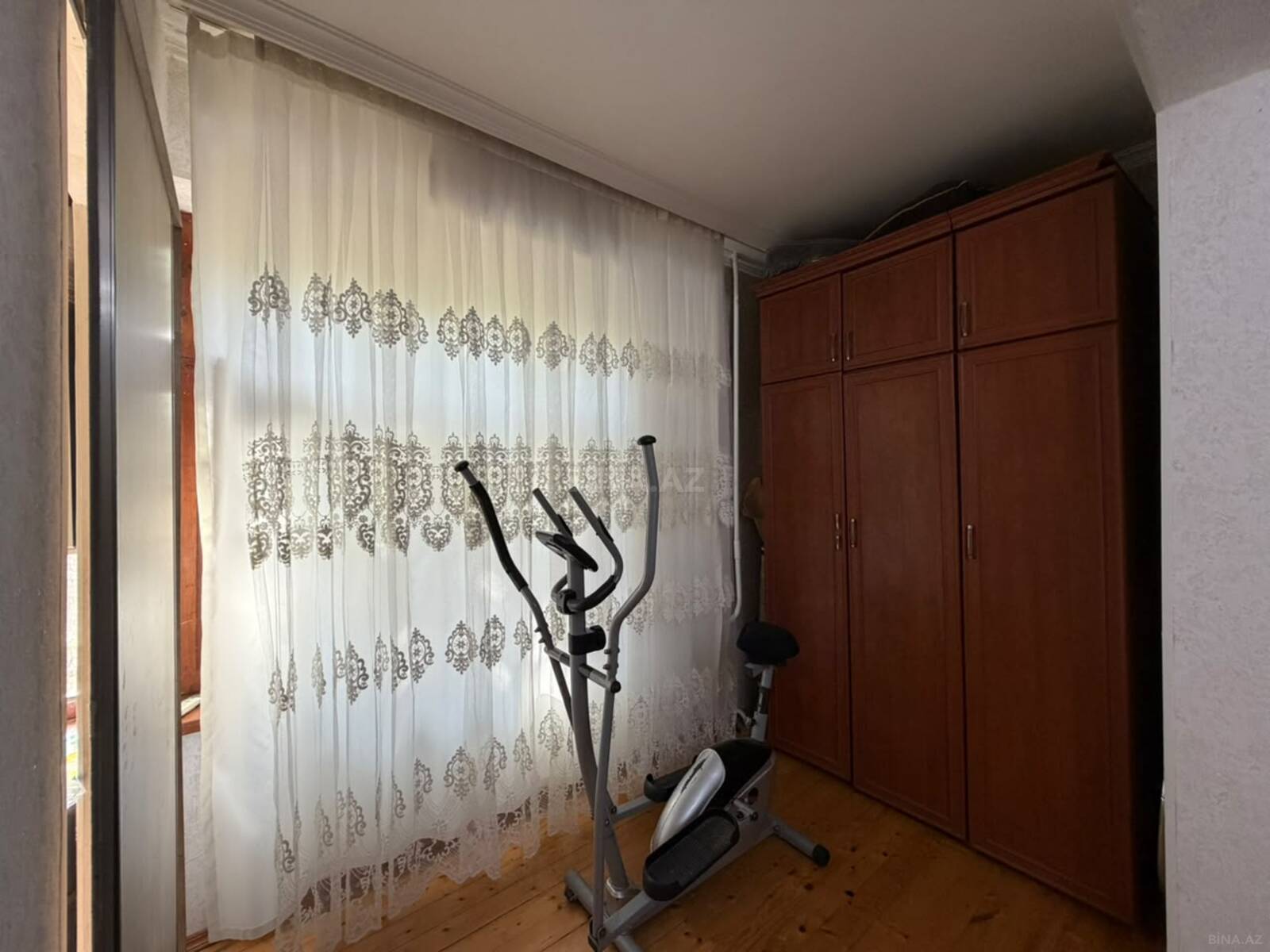 3 otaqlı Köhnə tikili, Badamdar q., Bakı
