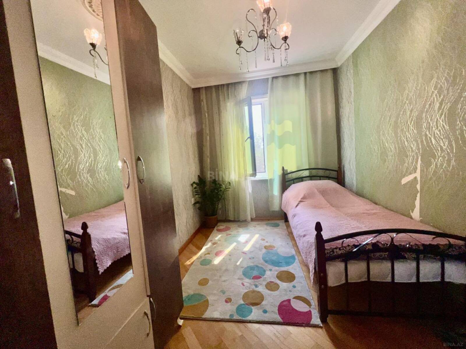 4 otaqlı Köhnə tikili, Neftçilər m., Bakı