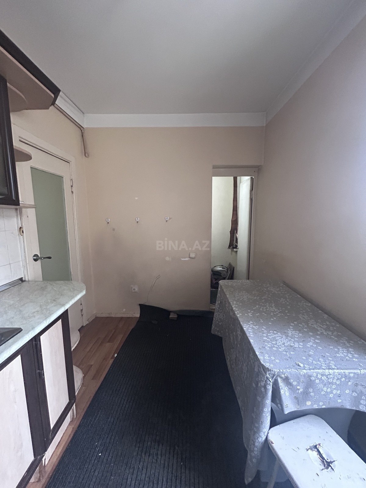 3 otaqlı Köhnə tikili, Elmlər Akademiyası m., Bakı