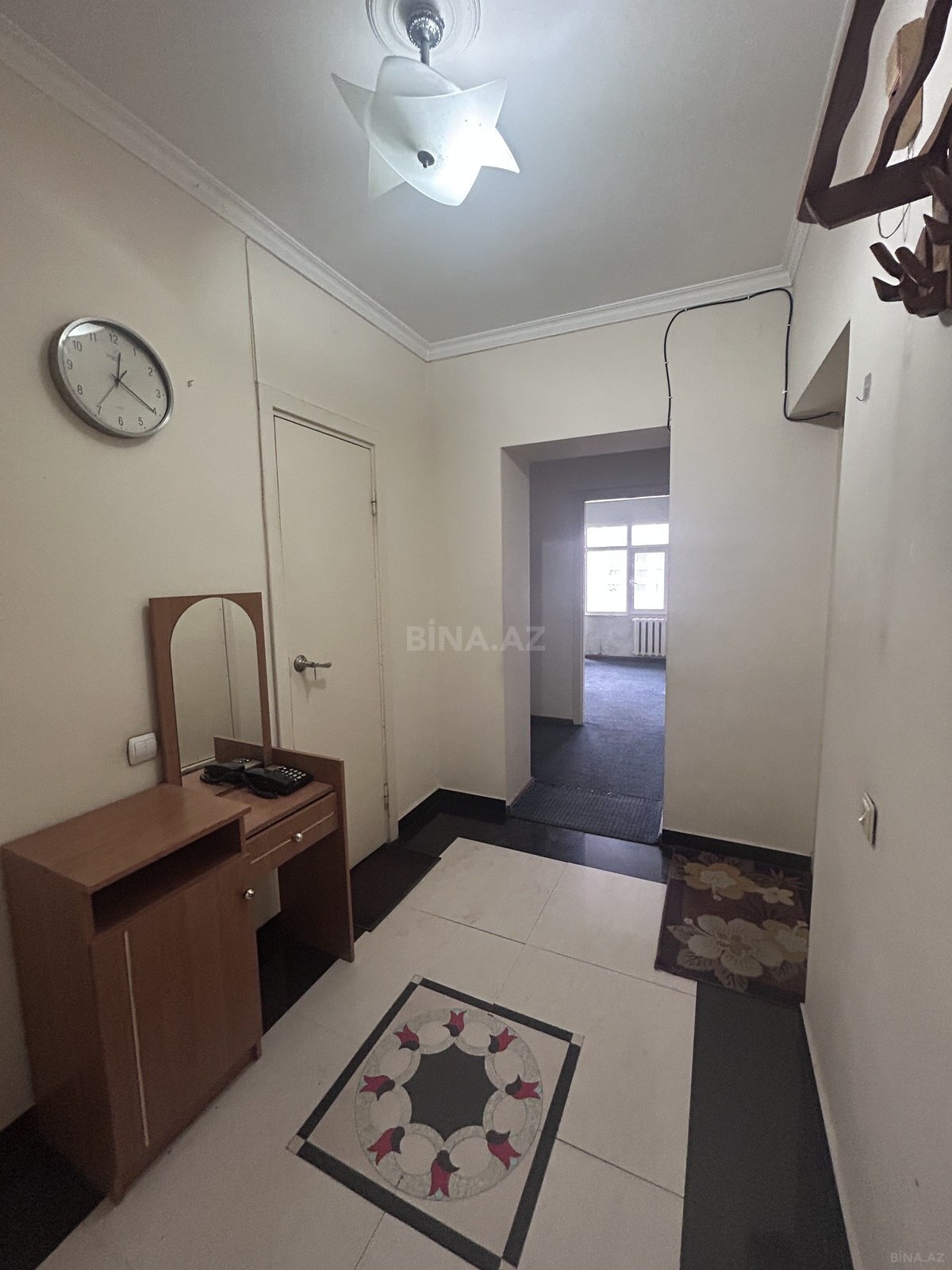 3 otaqlı Köhnə tikili, Elmlər Akademiyası m., Bakı