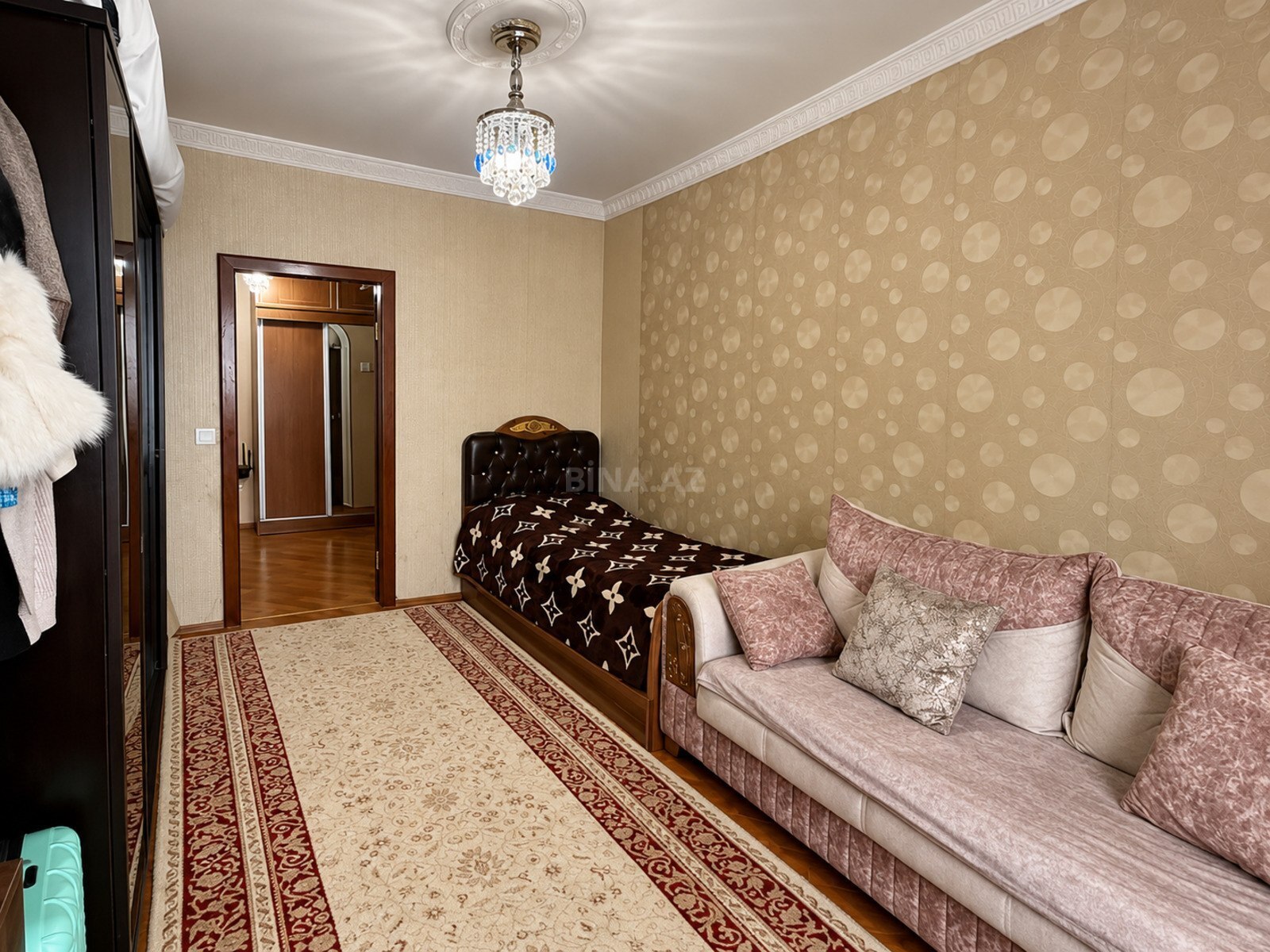 3 otaqlı Köhnə tikili, Həzi Aslanov m., Bakı