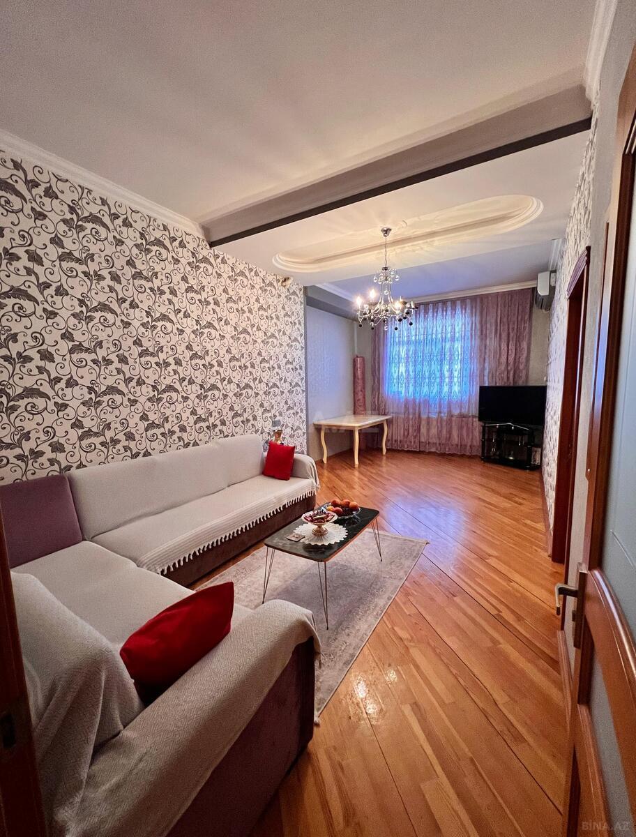 3 otaqlı Köhnə tikili, Xalqlar Dostluğu m., Bakı