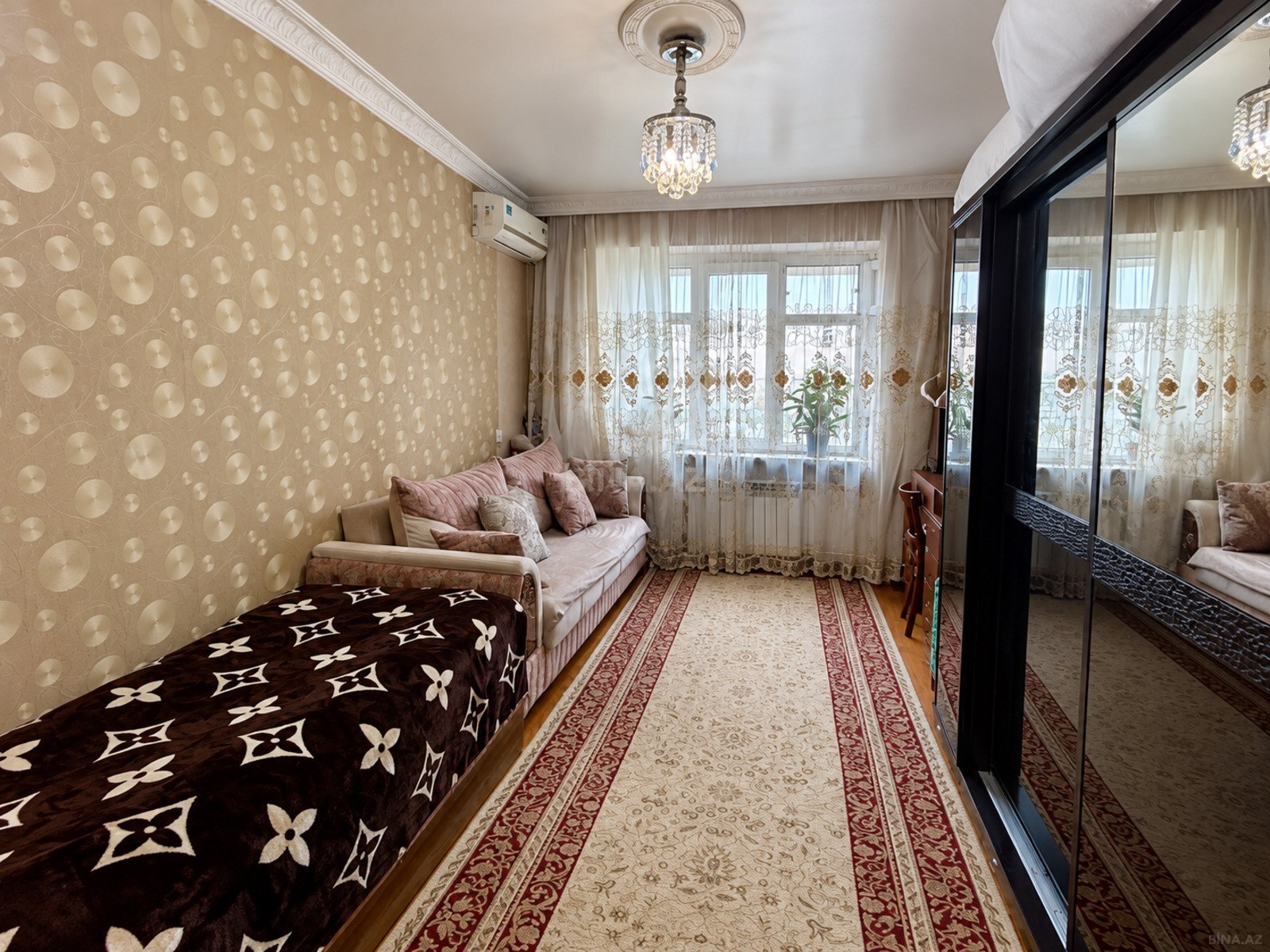 3 otaqlı Köhnə tikili, Həzi Aslanov m., Bakı