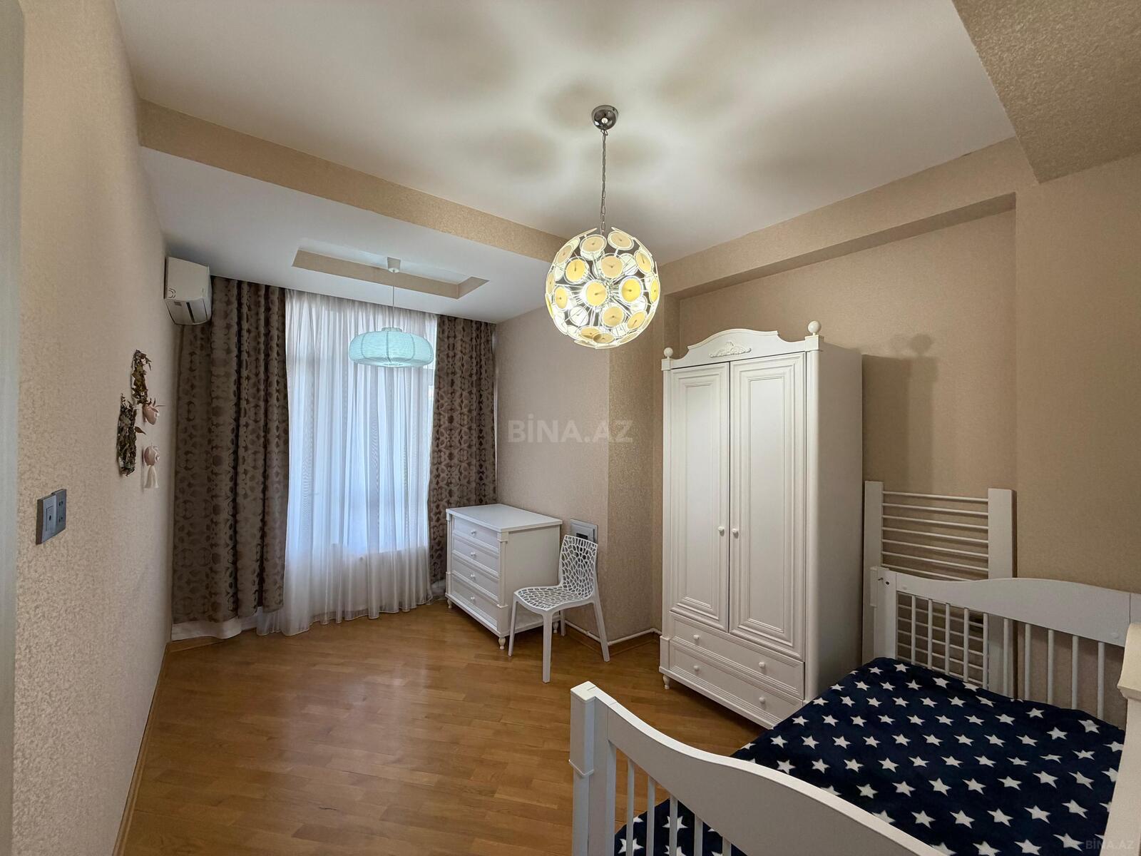 3 otaqlı Yeni tikili, Şah İsmayıl Xətai m., Bakı