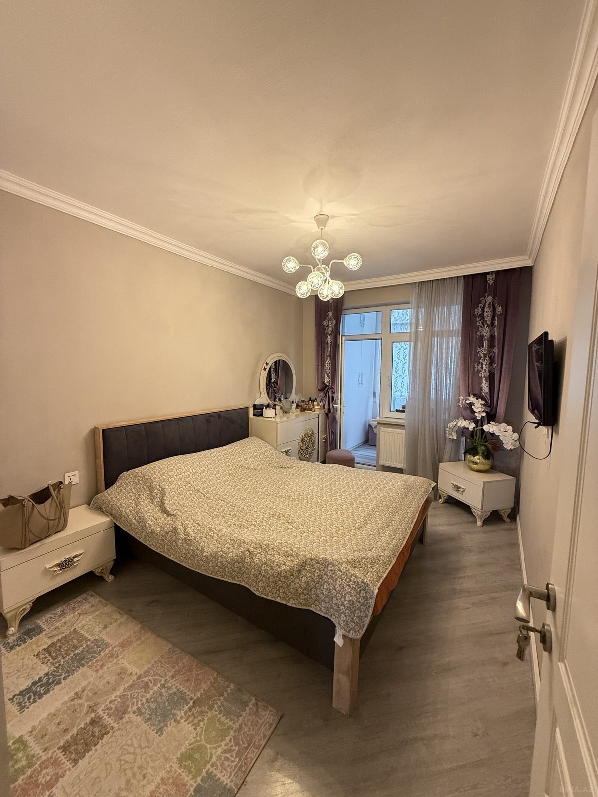 3 otaqlı Köhnə tikili, Bayıl q., Bakı