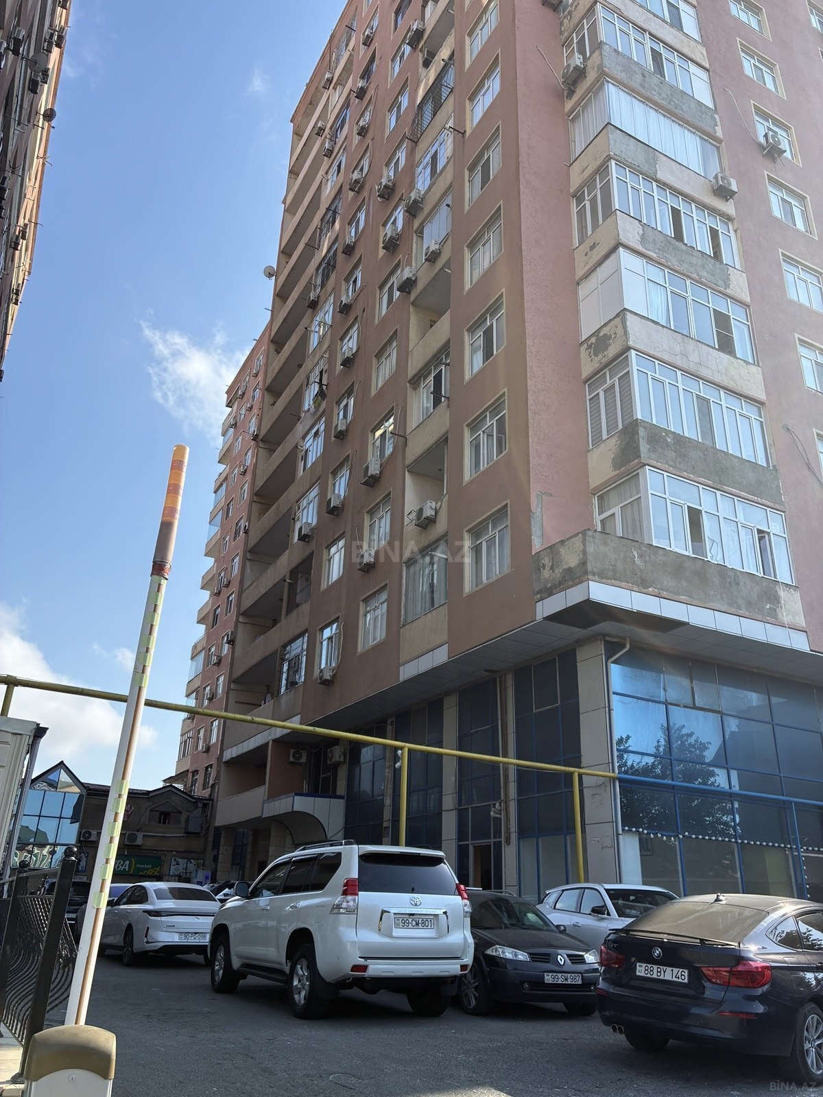 3 otaqlı Yeni tikili, Memar Əcəmi m., Bakı