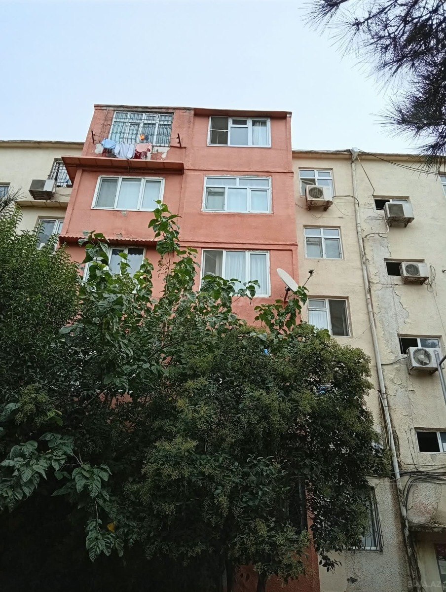 3 otaqlı Köhnə tikili, Xalqlar Dostluğu m., Bakı
