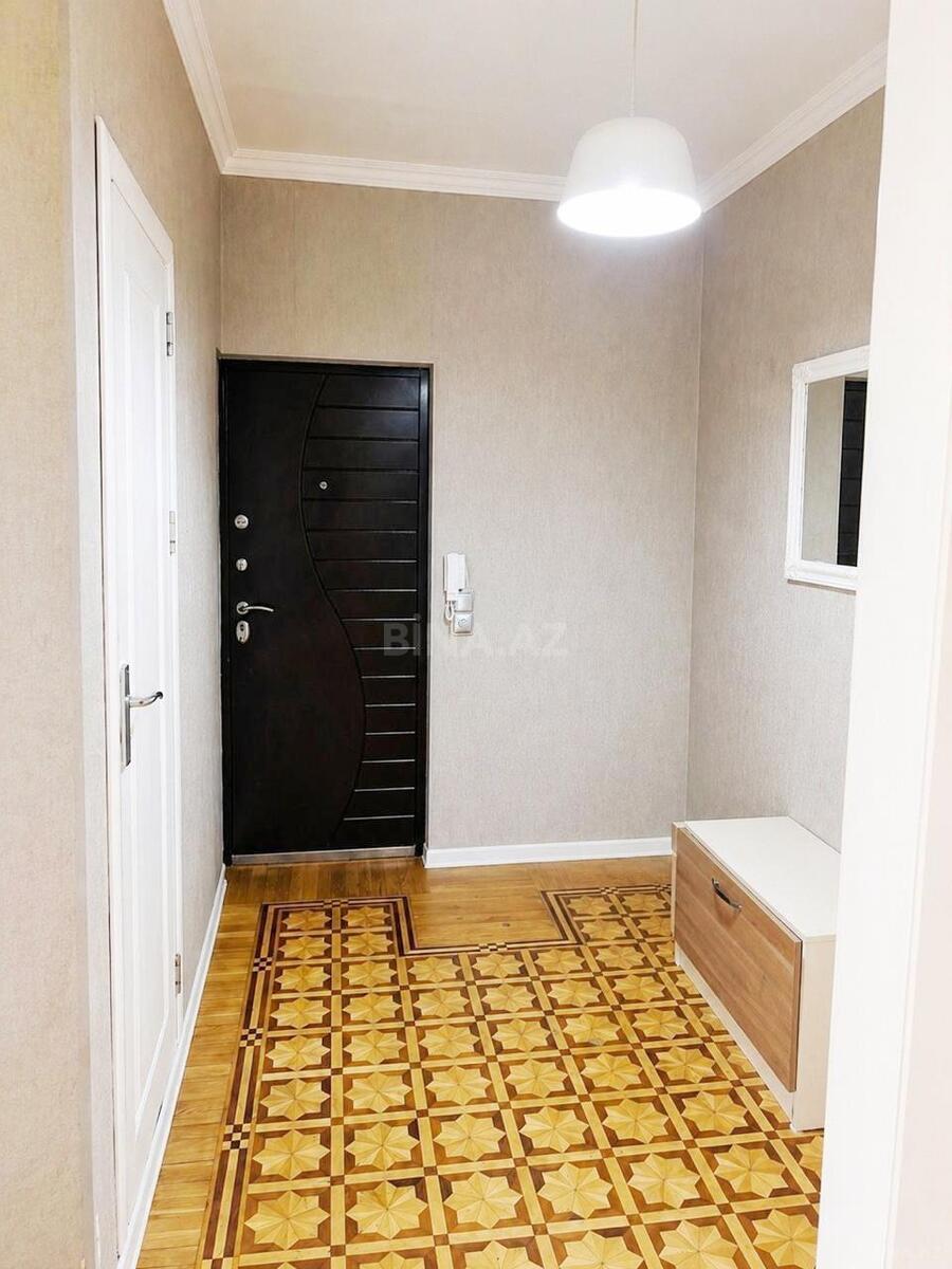 4 otaqlı Köhnə tikili, Memar Əcəmi m., Bakı