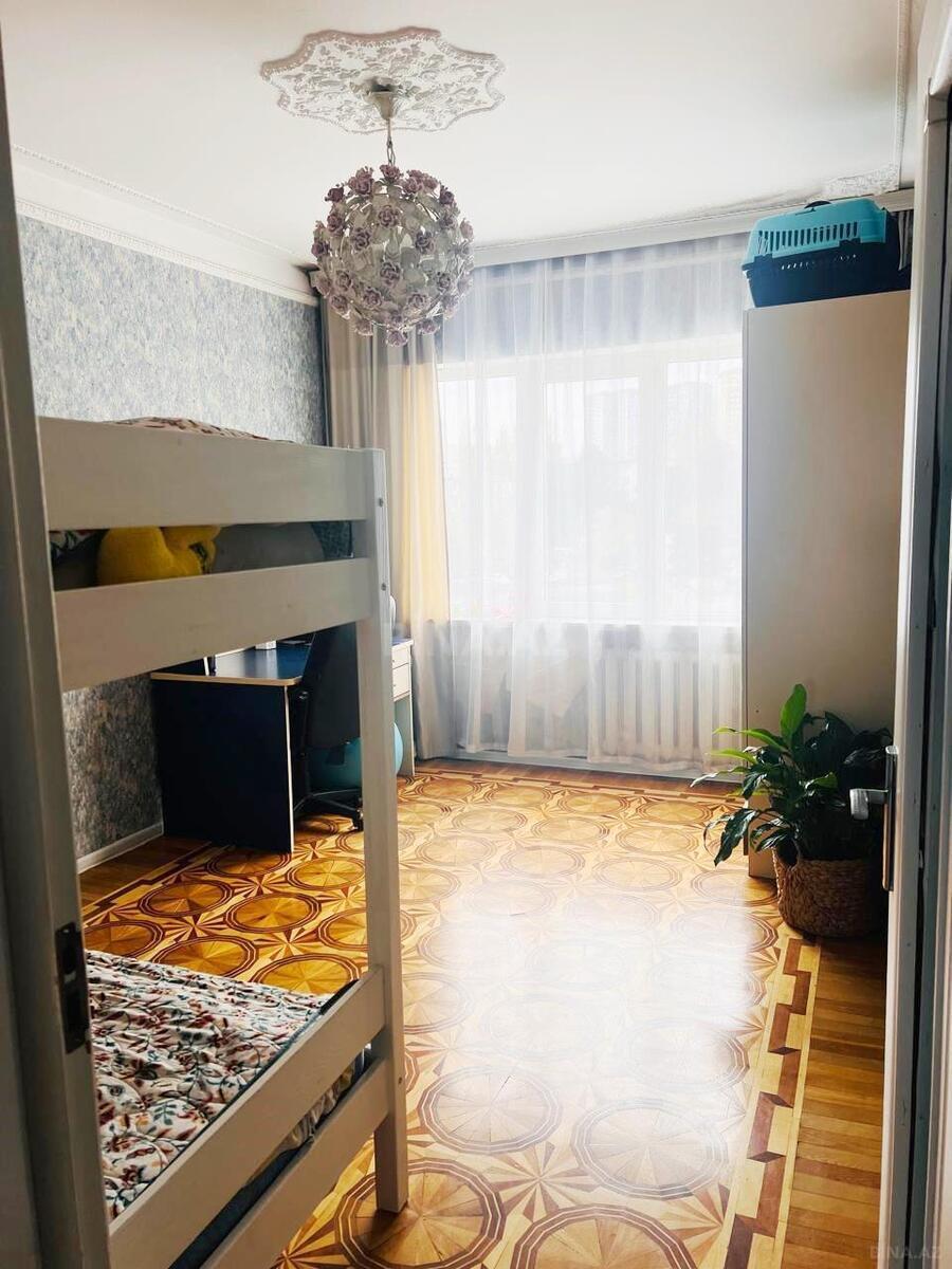 4 otaqlı Köhnə tikili, Memar Əcəmi m., Bakı