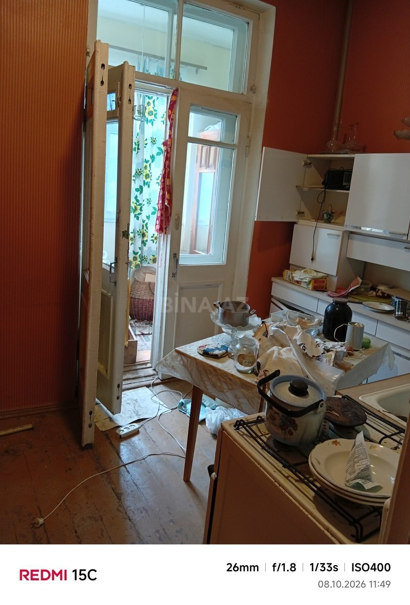 2 otaqlı Köhnə tikili, Elmlər Akademiyası m., Bakı