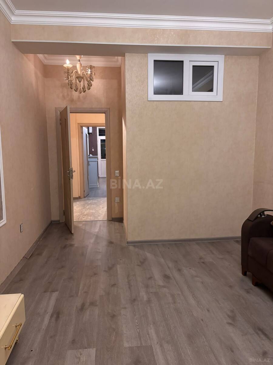 3 otaqlı Yeni tikili, Xırdalan