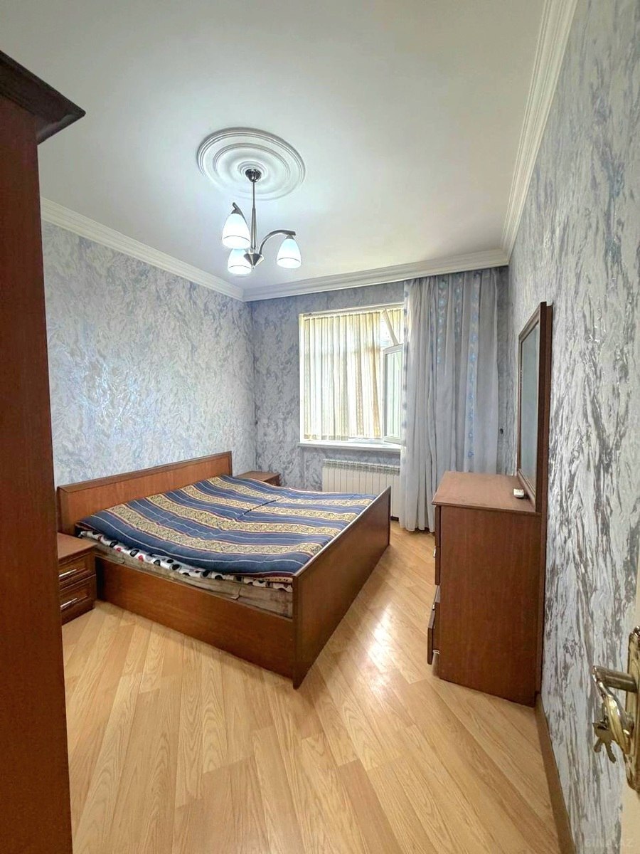 3 otaqlı Köhnə tikili, Həzi Aslanov m., Bakı