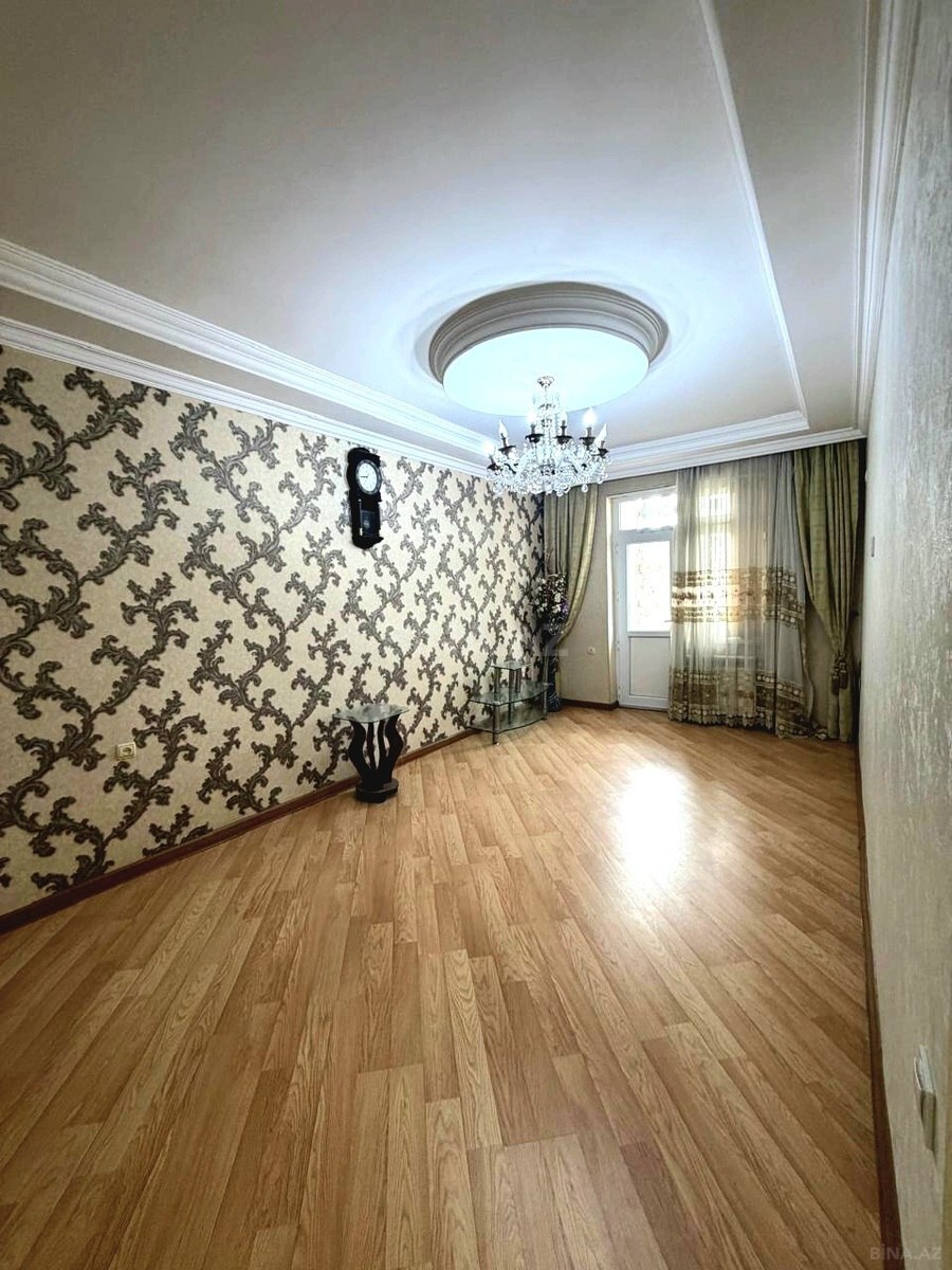 3 otaqlı Köhnə tikili, Həzi Aslanov m., Bakı