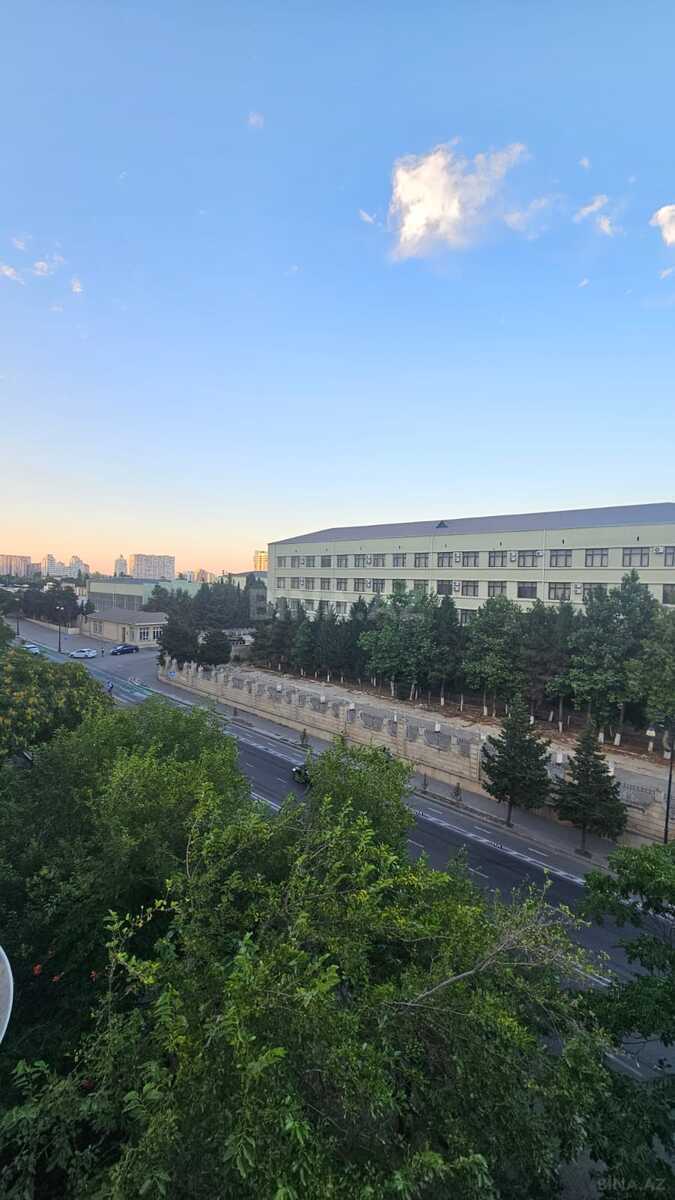 3 otaqlı Köhnə tikili, Elmlər Akademiyası m., Bakı