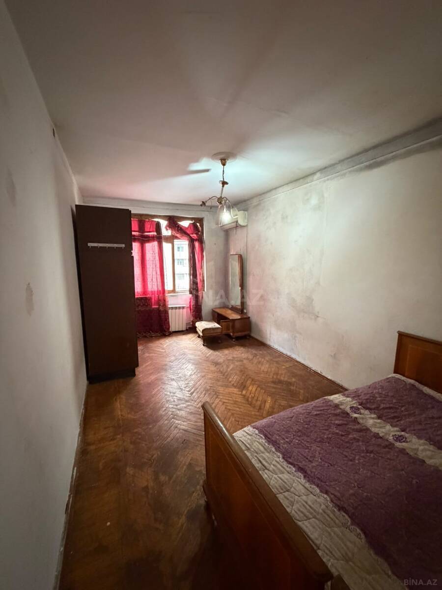 2 otaqlı Köhnə tikili, 8-ci mikrorayon q., Bakı