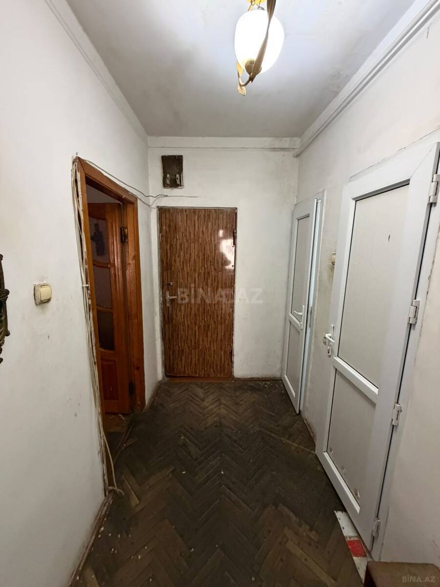 2 otaqlı Köhnə tikili, 8-ci mikrorayon q., Bakı