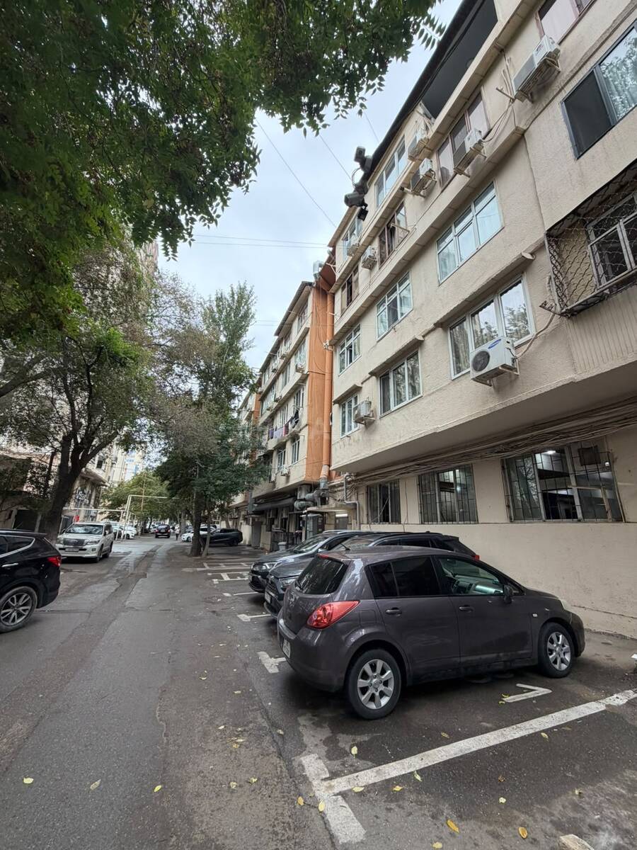 2 otaqlı Köhnə tikili, 8-ci mikrorayon q., Bakı