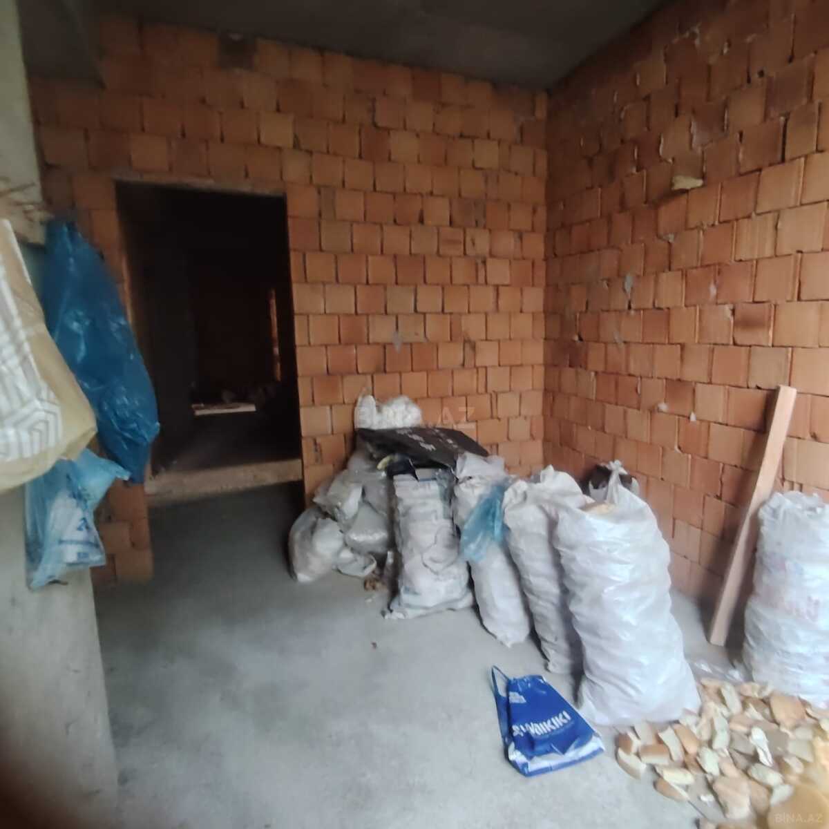 3 otaqlı Yeni tikili, Memar Əcəmi m., Bakı