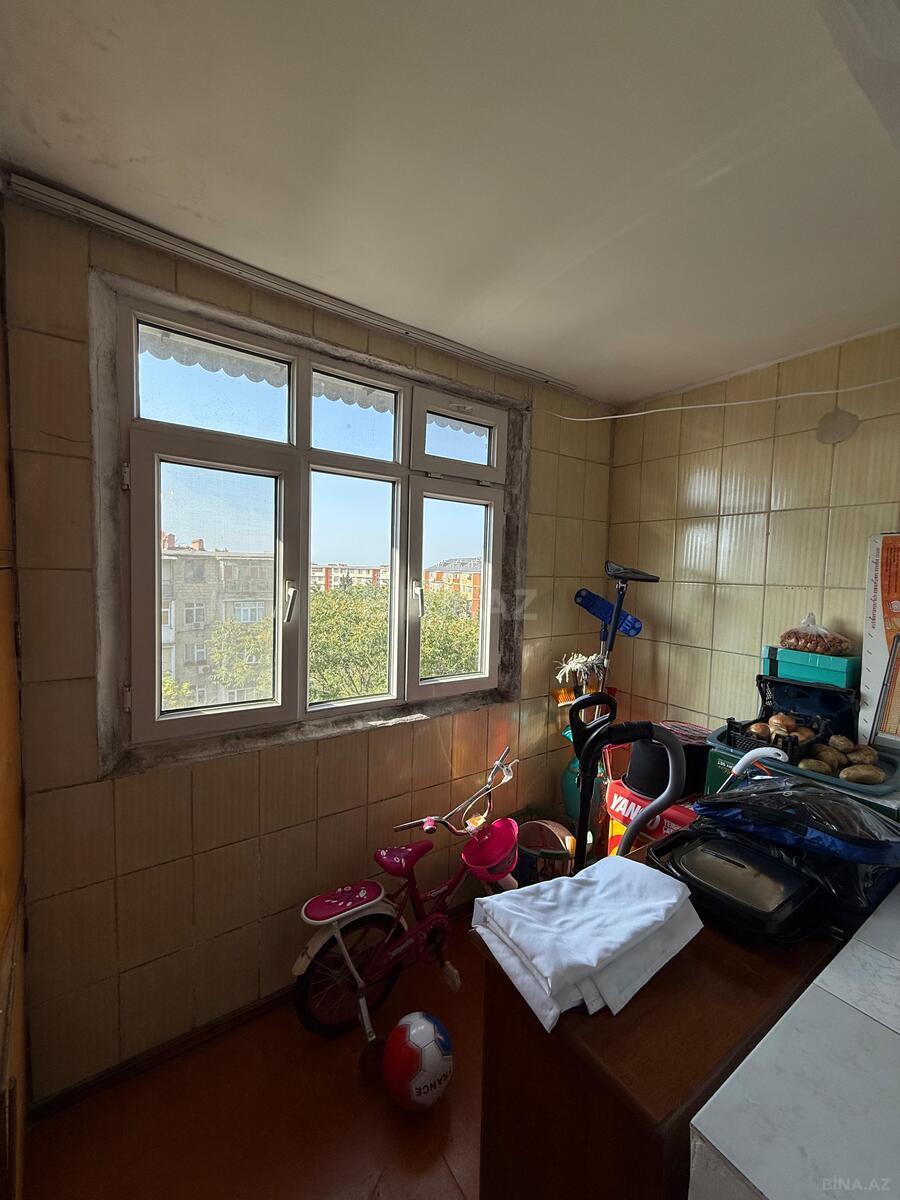 3 otaqlı Köhnə tikili, Neftçilər m., Bakı