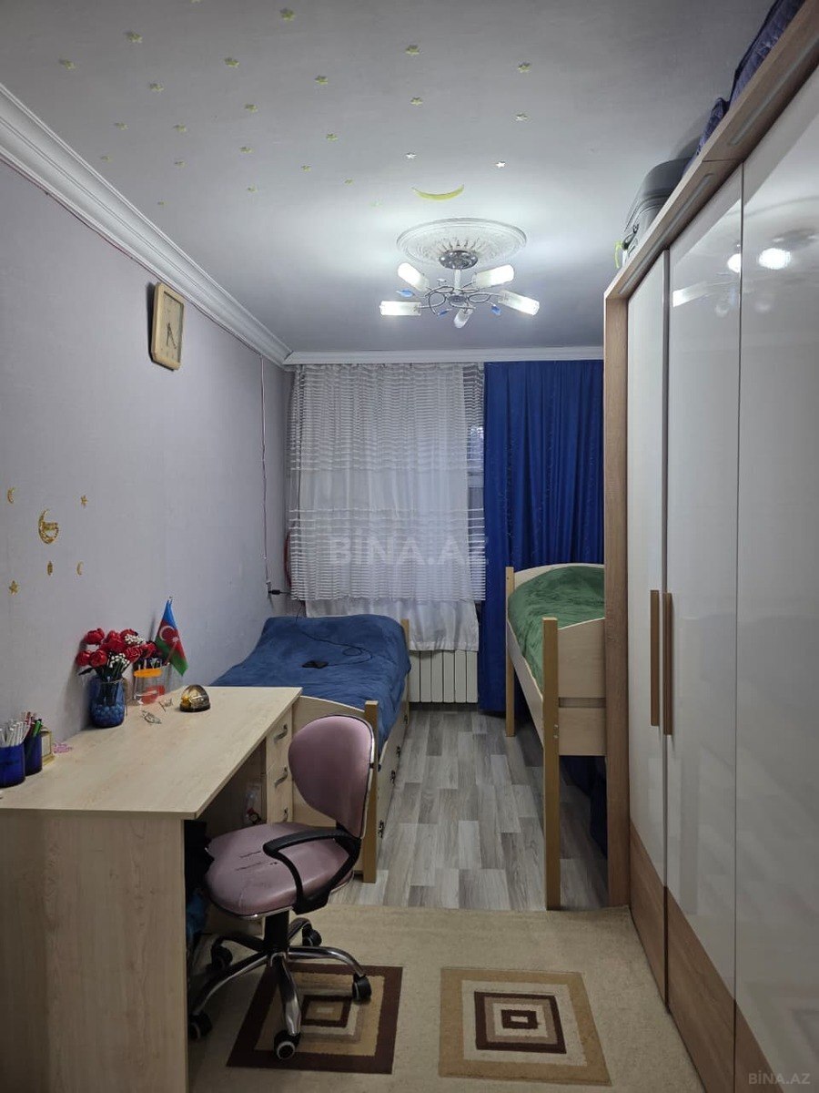 3 otaqlı Köhnə tikili, Xalqlar Dostluğu m., Bakı