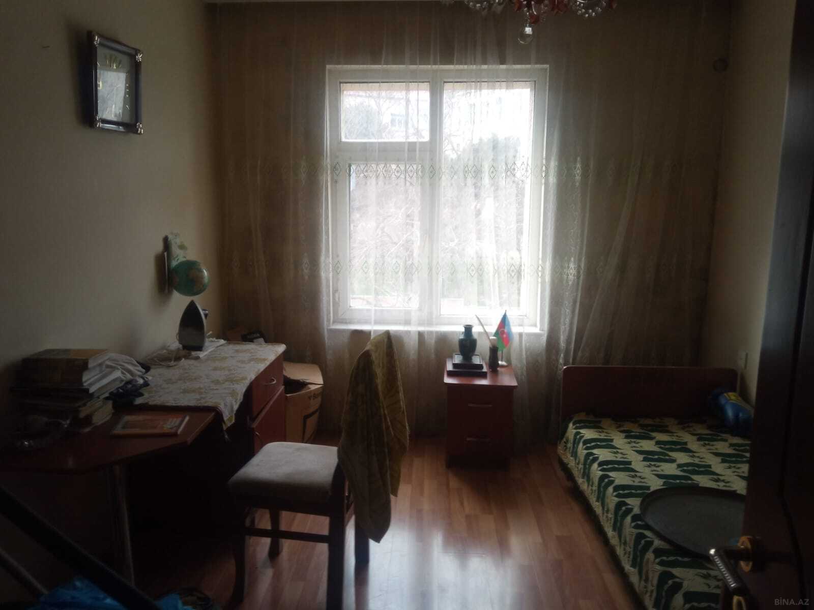 3 otaqlı Köhnə tikili, Elmlər Akademiyası m., Bakı