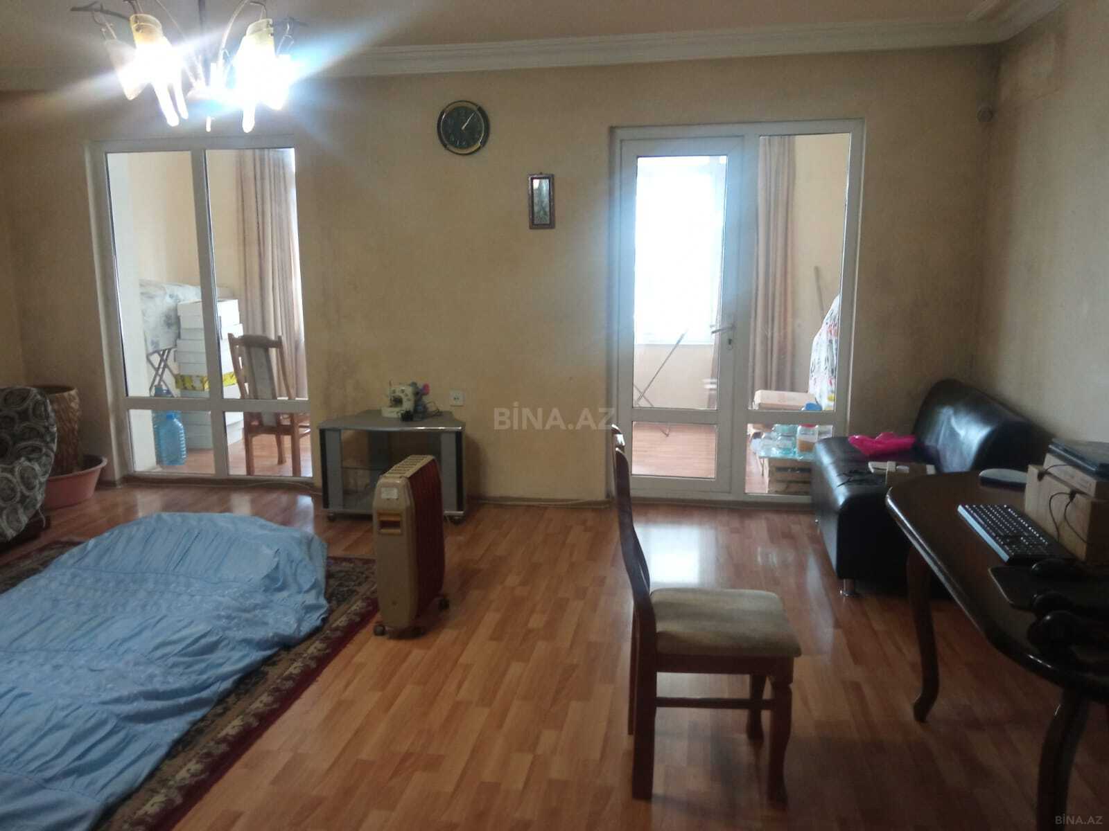 3 otaqlı Köhnə tikili, Elmlər Akademiyası m., Bakı