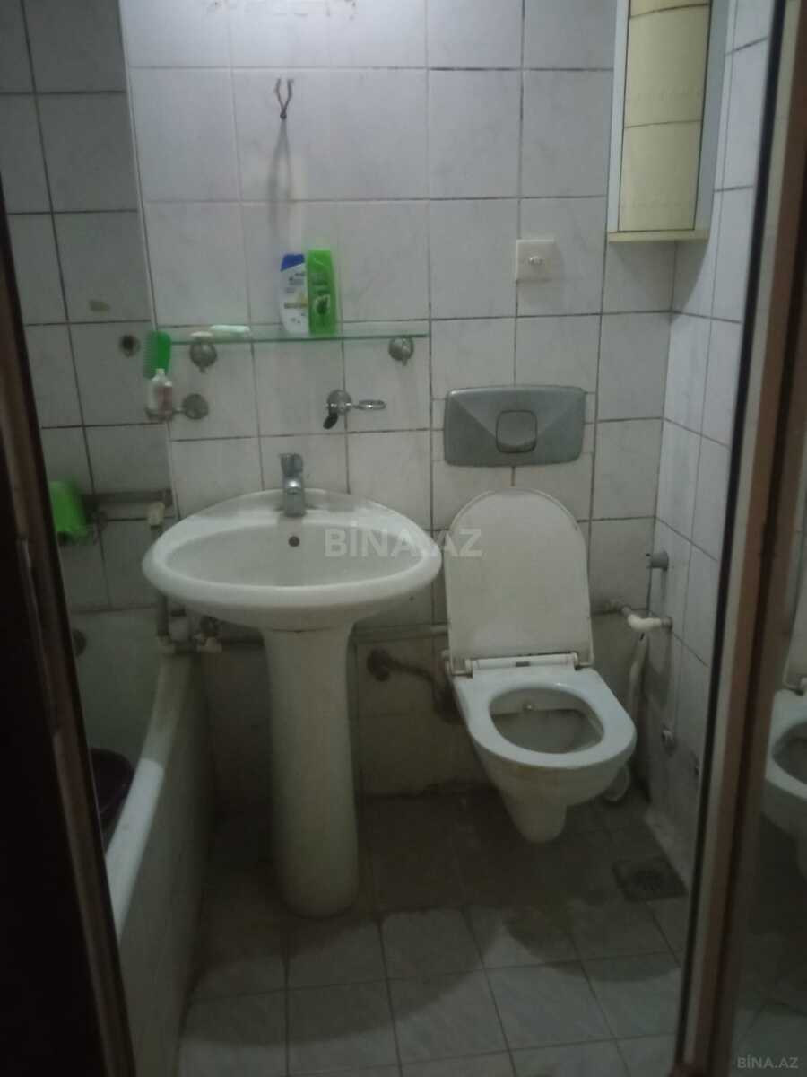 3 otaqlı Köhnə tikili, Elmlər Akademiyası m., Bakı